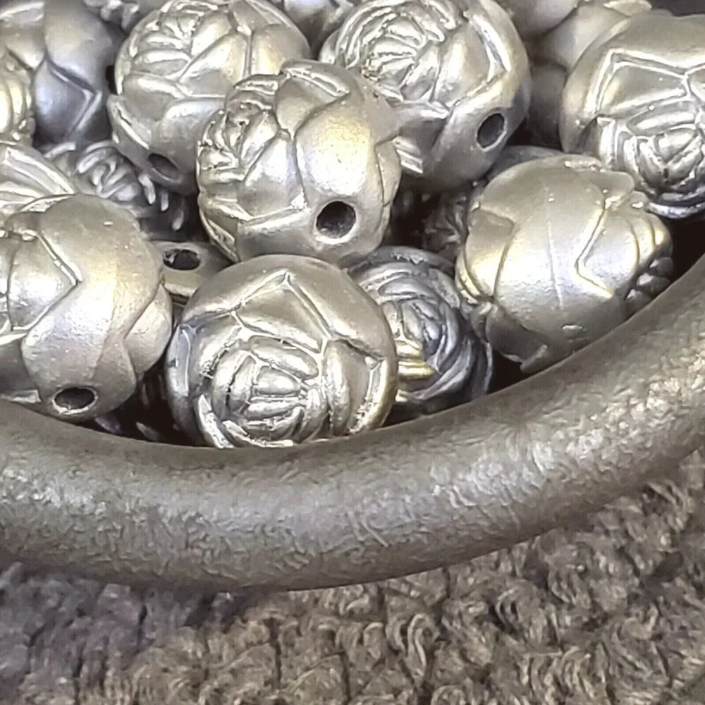 Vintage Retro Silver Satin Rosebud Flower 14mm Round Acrylic Beads 10 pcs